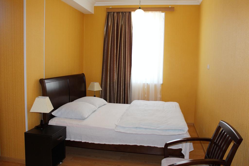 Argopalace Kutaisi Habitación foto